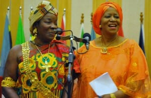 Rita Marley (the widow of the legendary Bob Marley) receives an achievement award from Ambassador Erieka Bennett , in Lilongwe, Malawi.