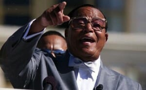Nation of Islam leader Louis Farrakhan addresses the crowd during the 20th anniversary of the Million Man March