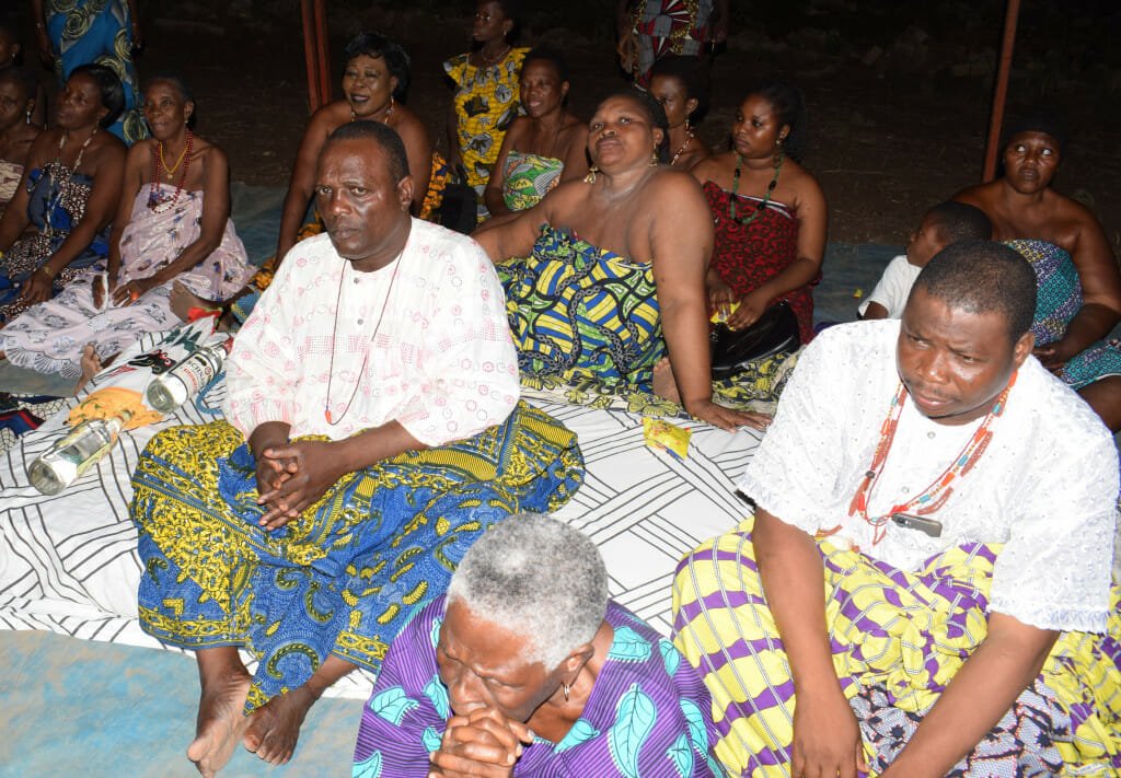 King Aïhotogbé and a small section of the royal family during the Ganmêvo ritual.