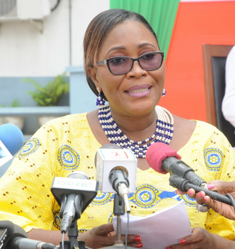 Ayivi Domingo Perpetue, president of the Committee to Fight Obstetric Fistula, addresses the audience.