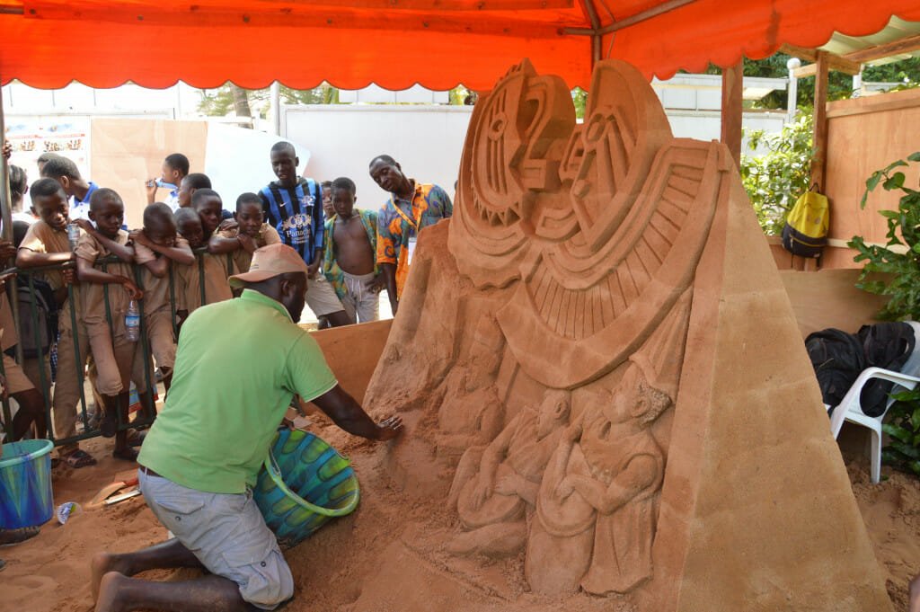 Renowned artist Bob Atisso amazes the public with his sculpture. 