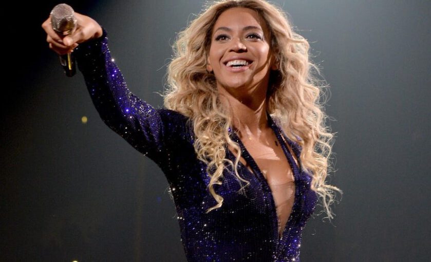 Beyoncé performing