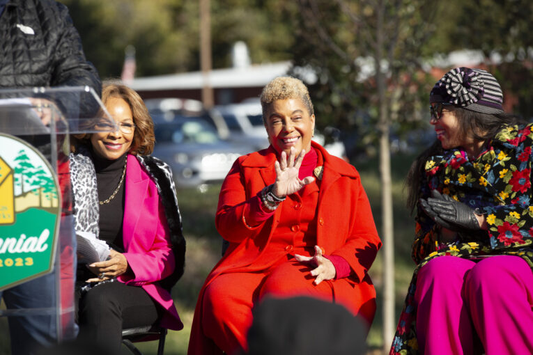 During the dedication ceremony From left to right Artist Susan Holley Williams, John H. Johnson's daughter Linda Johnson Rice and her Alexa Rice