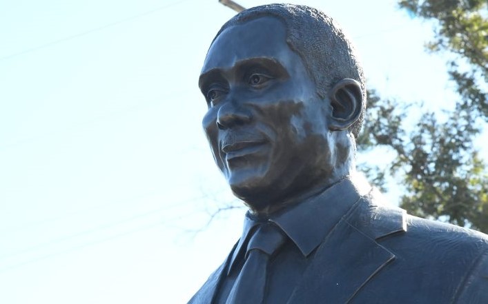 John-H.-Johnson-statue-unveiled-at-Delta-Heritage-State-Park-in-Arkansas-City-AR-hometown-of-Johnson